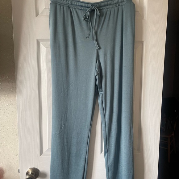 Live 2 Lounge Cozy Blue Women's Pajama Set - Picture 8 of 10